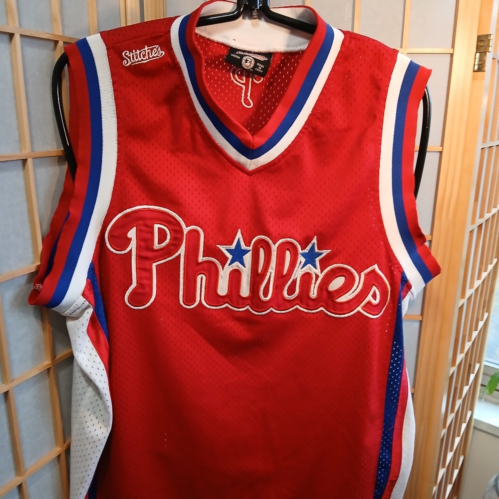 Collectible Phillies Stiches Mens L Jersey In Great Condition 20 in armpit Th